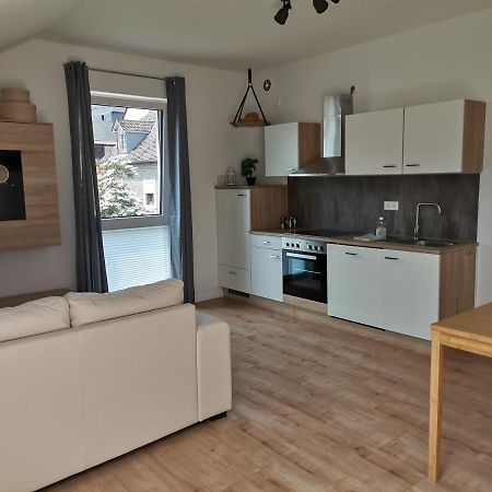 Sonnenufer Apartment & Moselwein I แบร์นคาสเทล-คืสท์ ภายนอก รูปภาพ