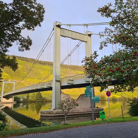 Sonnenufer Apartment & Moselwein I แบร์นคาสเทล-คืสท์ ภายนอก รูปภาพ