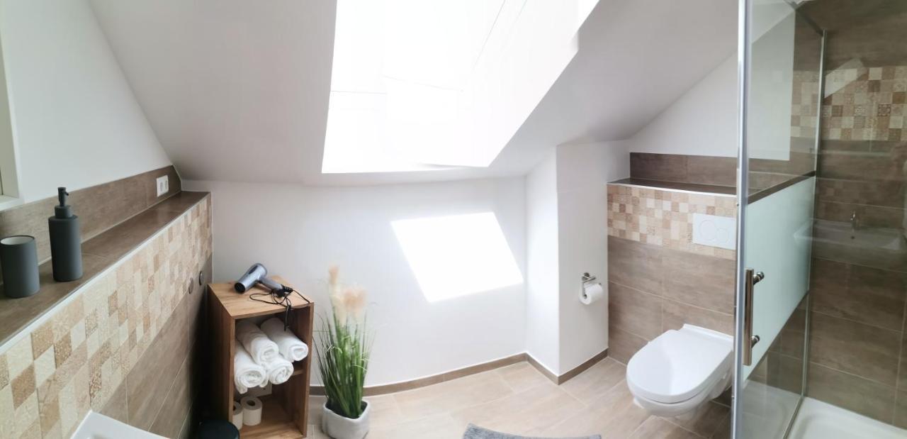 Sonnenufer Apartment & Moselwein I แบร์นคาสเทล-คืสท์ ภายนอก รูปภาพ